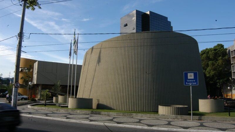 Covid-19: Projeto de Lei em urgência prevê protocolo para coibir aplicação falsa da vacina