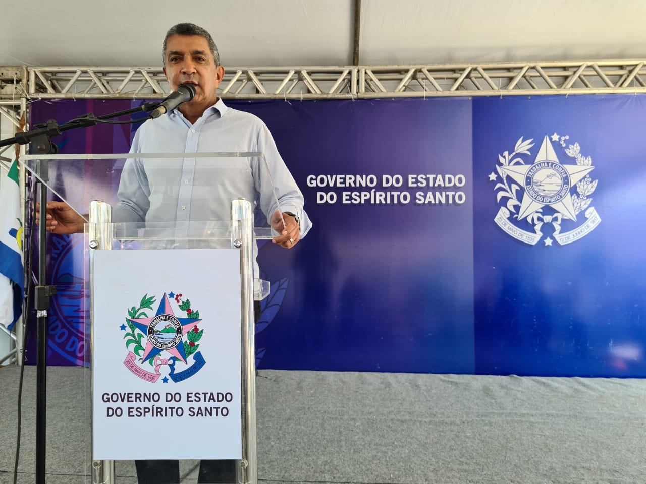 Governo do ES entrega reforma de unidade da PMES e anuncia construção de Cras na Serra