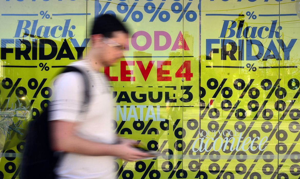 Procon Serra de olho na publicidade enganosa na Black Friday