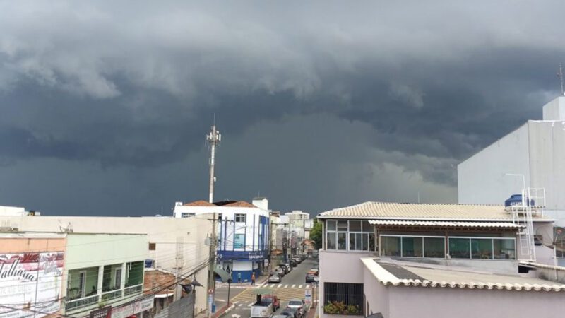 Prefeitura instala Gabinete de Crise para lidar com as chuvas fortes