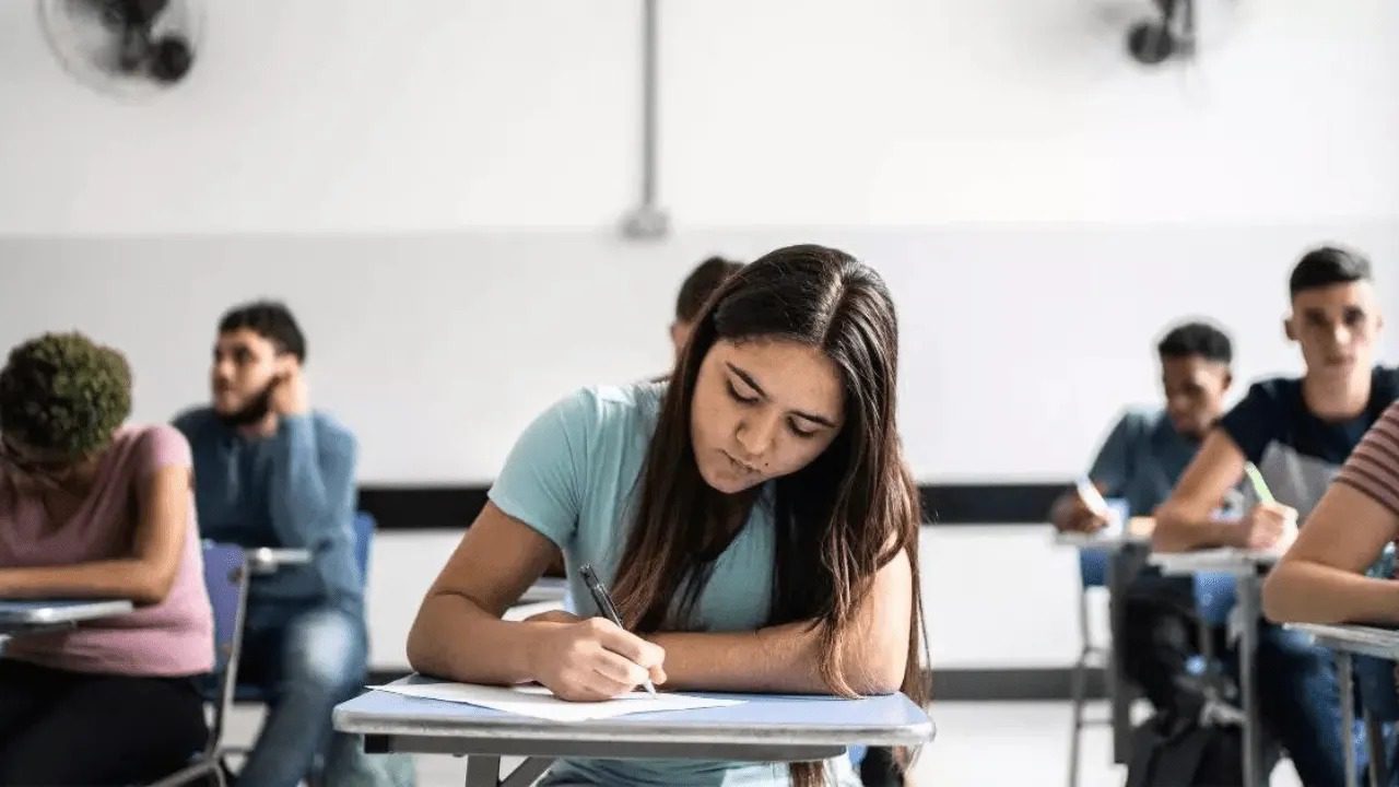 Sedu abre 120 vagas com bolsa para estudante do ensino médio na grande vitória