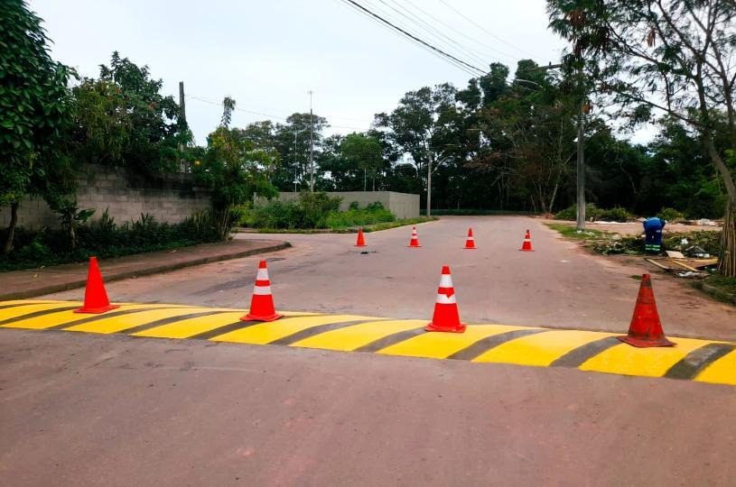 Novos redutores de velocidade são instalados em bairros da Serra