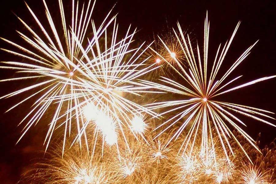 Contagem Regressiva: Réveillon 2024 promete shows em cinco praias e queima de fogos na Serra