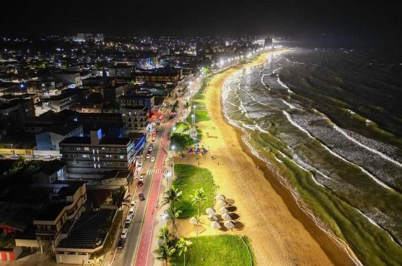 Orla de Jacaraípe se destaca com sua iluminação moderna em LED