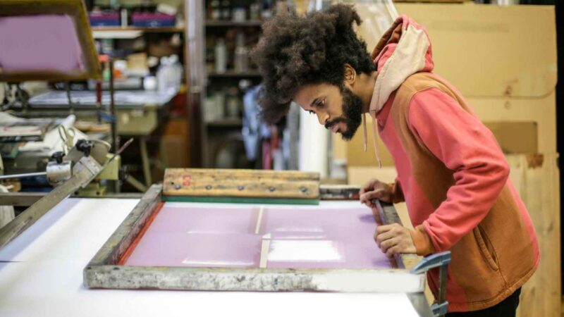 Oportunidade Cultural: Oficina de serigrafia e RPG gratuita em Feu Rosa para jovens