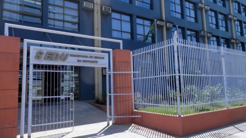 Secretaria de Educação anuncia concurso público com 800 vagas e salários de R$ 5.500