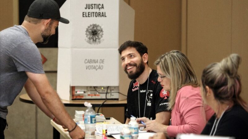 Verifique os resultados da votação em tempo real de acordo com o seu município