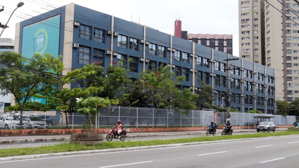 Secretaria de Educação oferta novo concurso público com 900 vagas e salários de R$ 5 mil