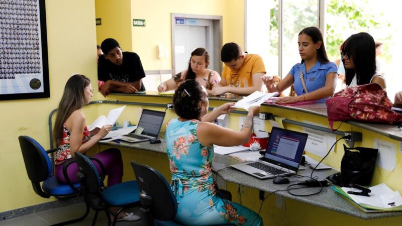 Estado abre processo seletivo de nível médio para assistente administrativo com salário de R$ 2.105