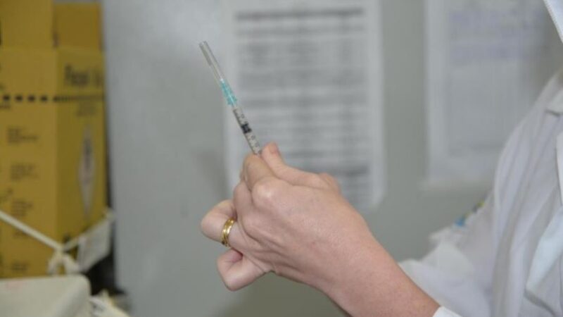 Mais de 2 mil pessoas recebem vacina em um único dia na Serra