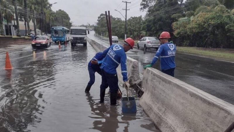 Equipes da Secretaria de Serviços atuam em força-tarefa de limpeza após temporal