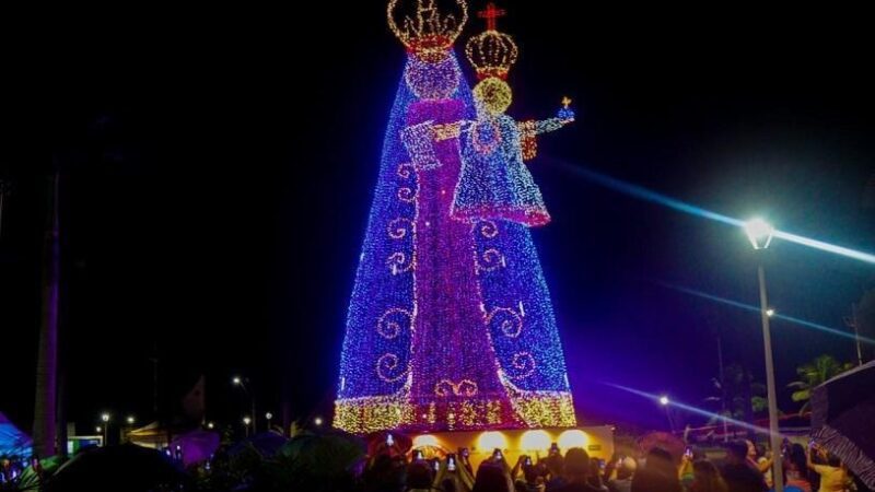Santa Iluminada ganha vida no Parque da Cidade, com inauguração neste domingo (20)