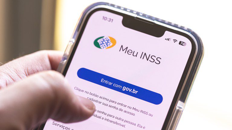 Descontos suspeitos no INSS: descubra como consultar e exigir retorno
