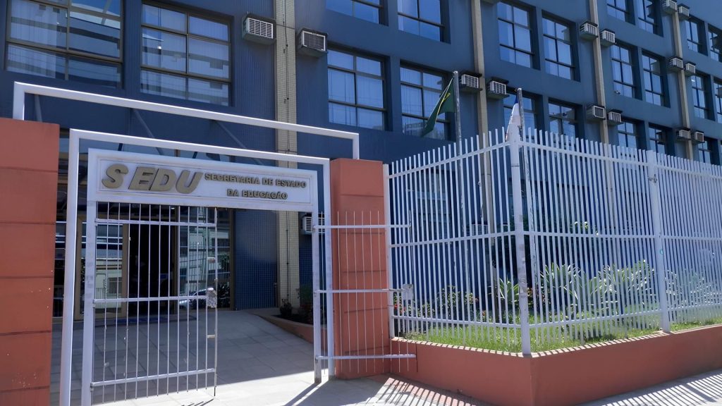 Secretaria de Educação abre 2.430 vagas em cursos técnicos gratuitos com bolsa de R$ 400