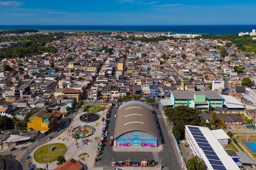 Novo binário é implantado em Feu Rosa para organizar o trânsito e aumentar a segurança