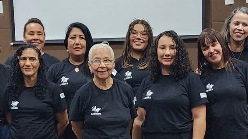 Serra oferece curso gratuito de Libras com vagas para mulheres