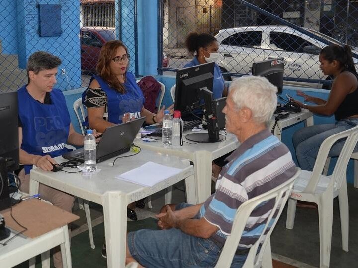 Procon orienta idosos sobre golpes e fraudes em ação do Junho Violeta