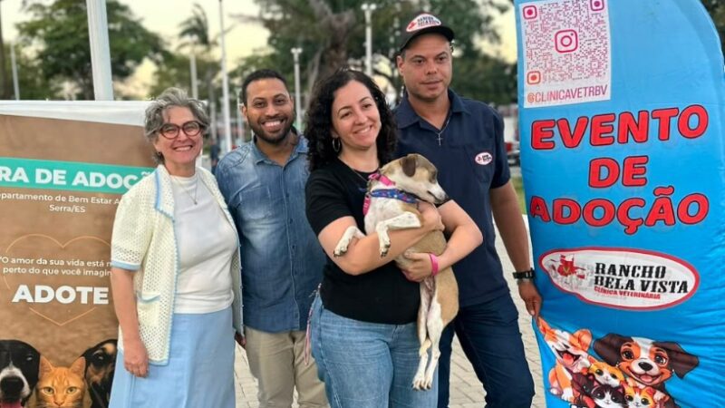 Feiras de adoção levam cães e gatos em busca de um novo lar para Nova Almeida e André Carloni