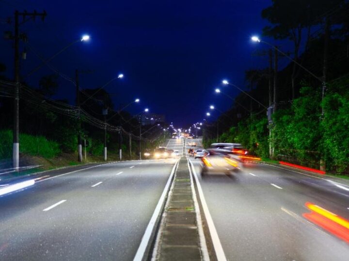 Serra amplia atendimento a demandas de iluminação pública com mais de 11 mil registros
