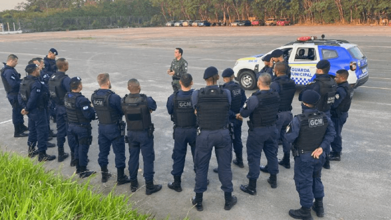 Guarda Civil da Serra participa de curso de direção veicular policial e condução de veículos de emergência