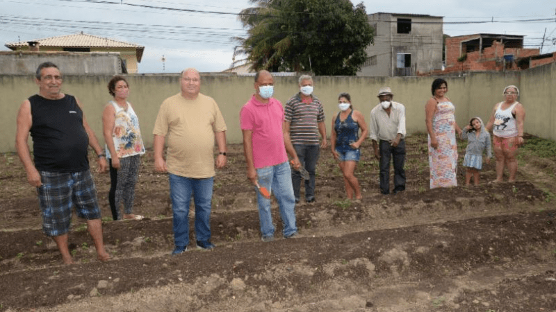 Prefeitura entrega horta comunitária em Balneário de Carapebus