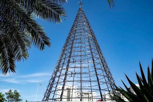Prefeitura da Serra entrega Árvore de Natal Gigante nesta quarta (15), em Jacaraípe