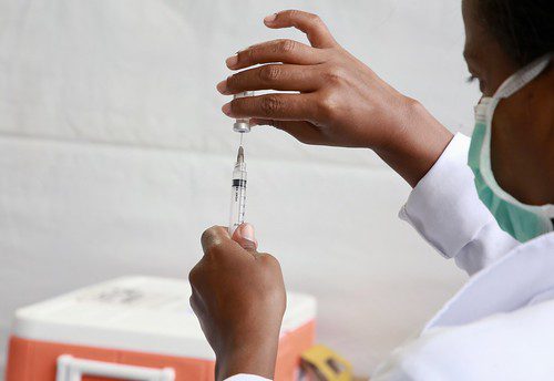 Serra já começou a vacinar pessoas a partir de 30 anos