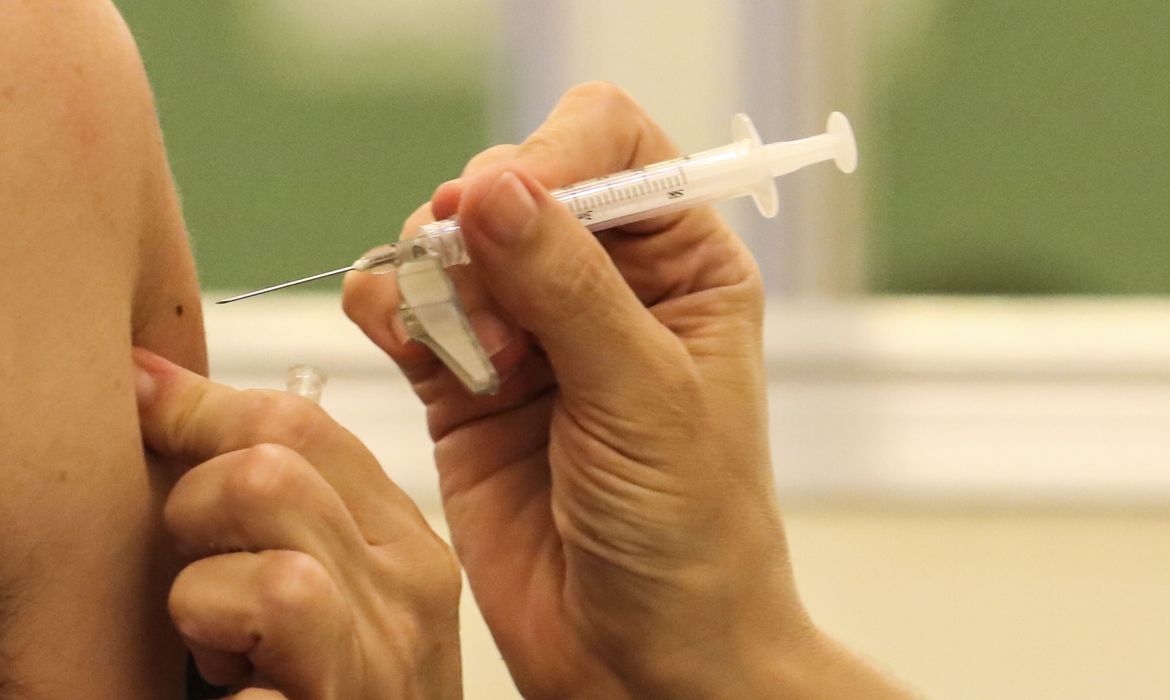Mais um local de vacinação sem agendamento é aberto na Serra