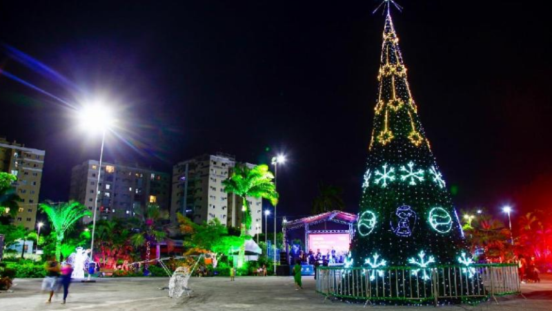 Casa do Papai Noel, trenzinho e vila encantada chegam ao parque da cidade