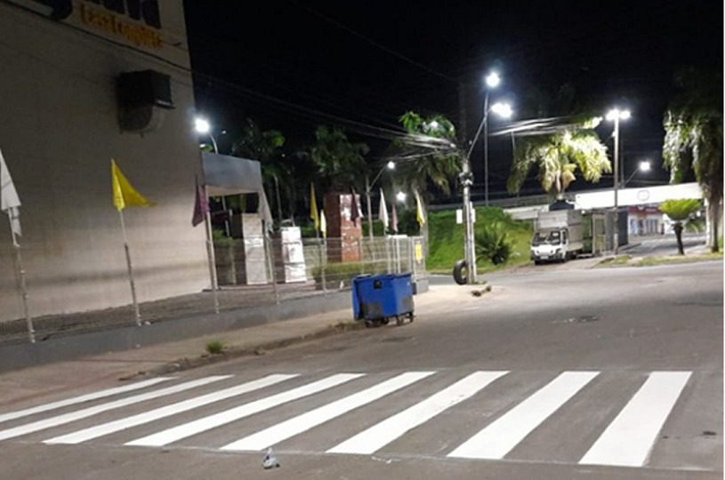 Bairro Vista da Serra II está recebendo sinalização horizontal em diversas ruas