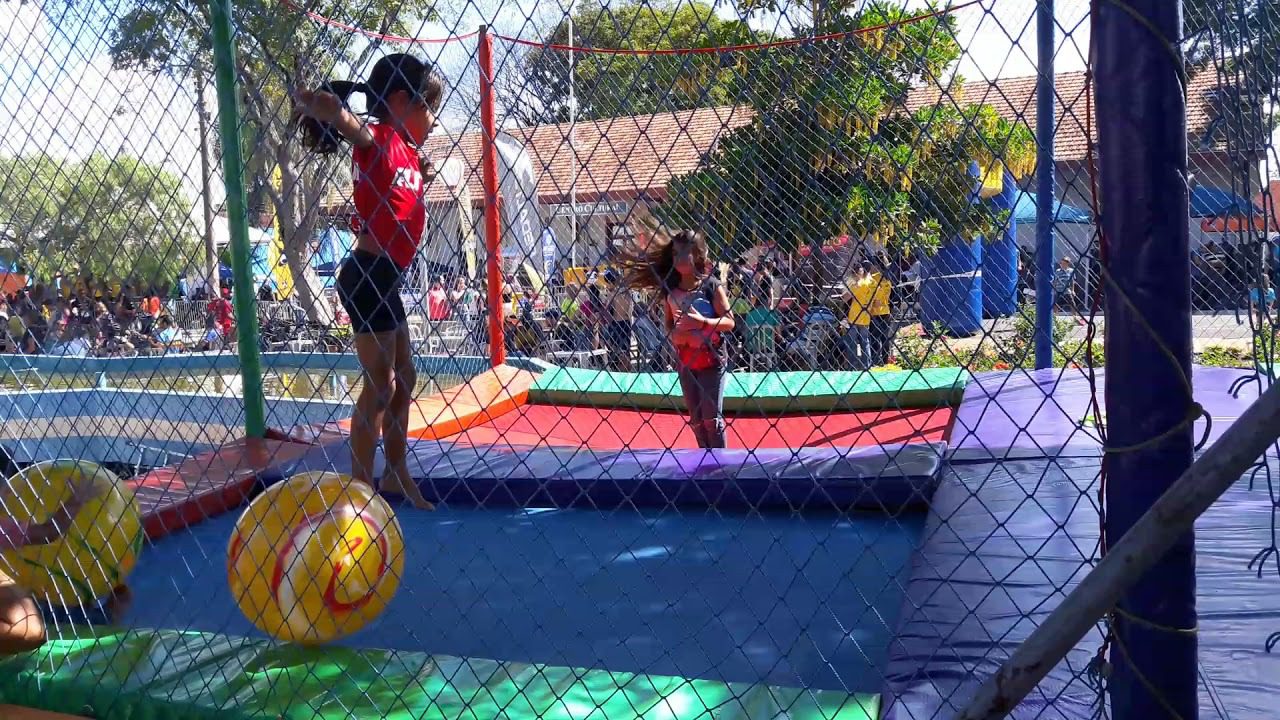 Serra realiza entrega da nova praça a comunidade de Jardim Limoeiro