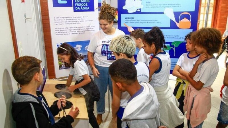 Surpresas, alegria e interação marcam visita de alunos à exposição “Águas de A a Z”