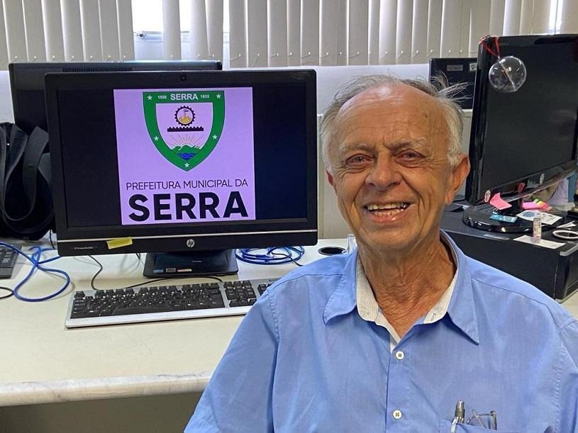 Criador do Brasão do município se emociona ao contar a história de Serra nos seus 467 anos