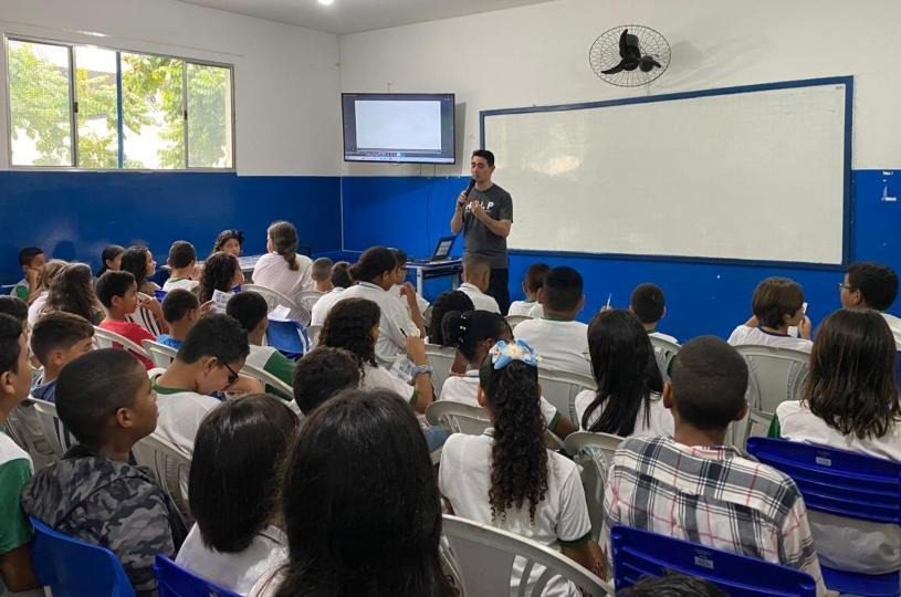 Ação educativa em escolas alcança mais de 450 alunos através da Conexão Positiva