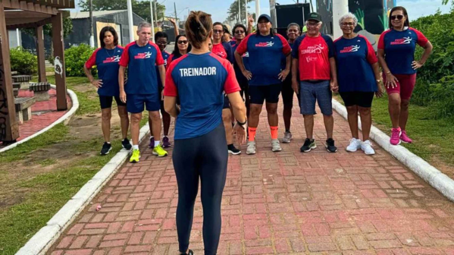 Atletas da Serra acima dos 60 anos marcam presença na 25ª Volta Internacional da Pampulha em Minas Gerais