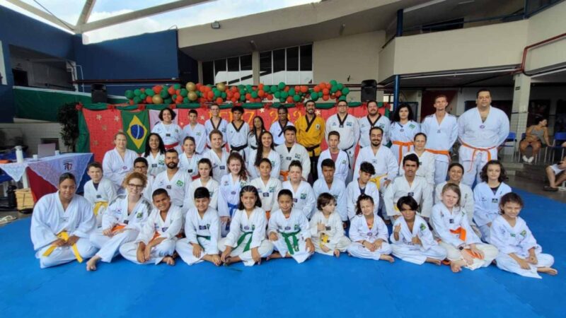 Equipes de taekwondo do Estado se reúnem em encontro na Pedra da Cebola