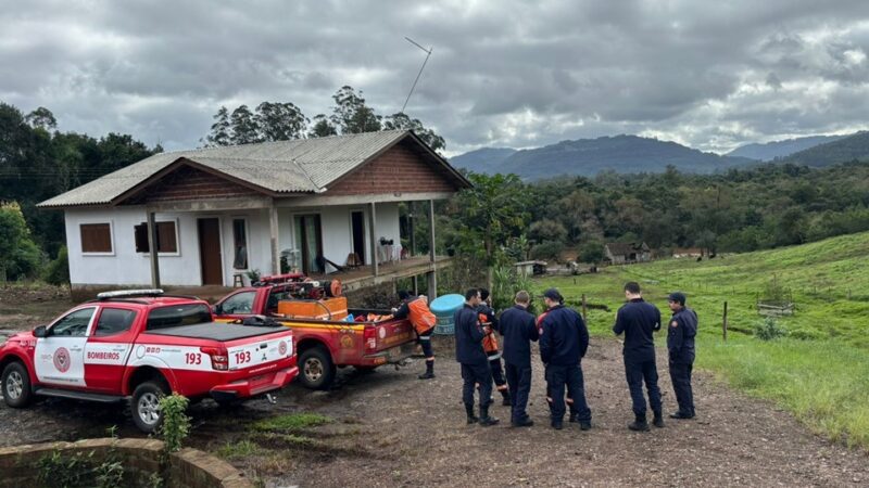 Governo envia equipe com 12 bombeiros para o Rio Grande do Sul