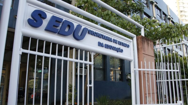 Secretaria de Educação anuncia concurso público com 800 vagas e salários de R$ 5 mil