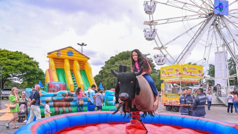 Feira dos Municípios terá parque de diversões, roda-gigante, muita comida e shows gratuitos na Serra
