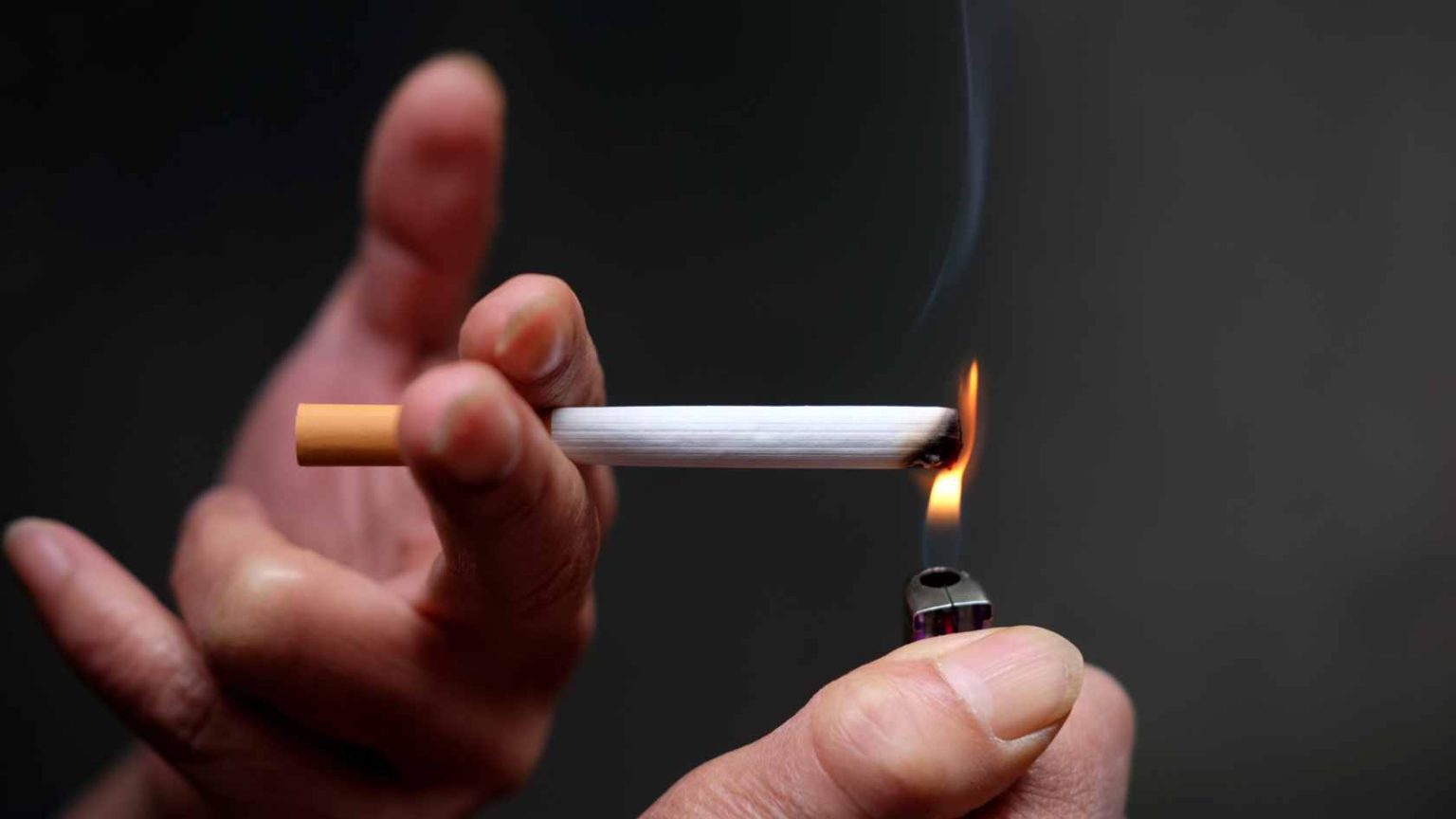 Cigarro é a causa de 80% de mortes por câncer de pulmão no Brasil