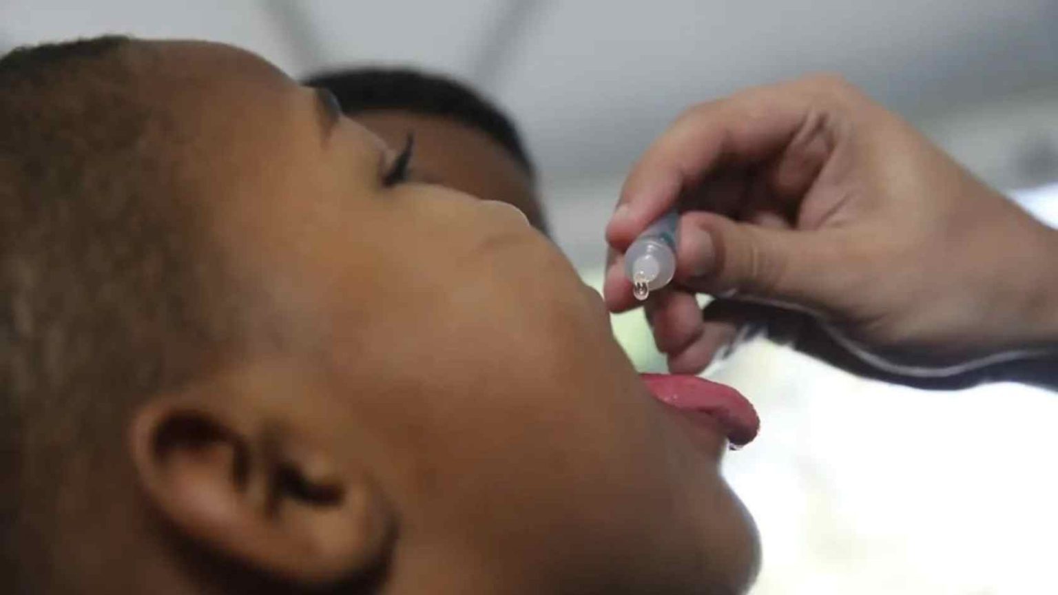 Pais, fiquem atentos | Campanha Nacional de Vacinação contra a Poliomielite inicia dia 27