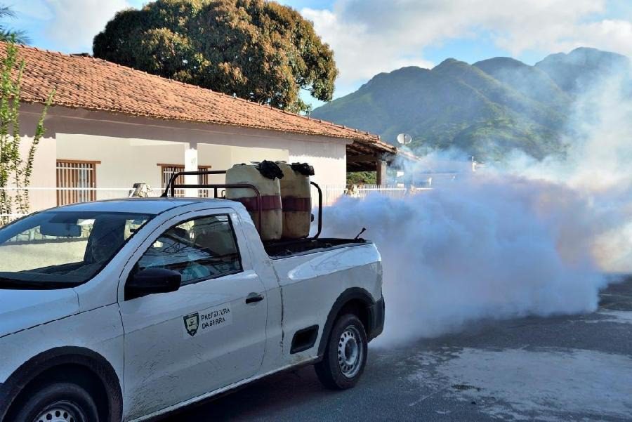 Carro fumacê passa por mais de 40 localidades nesta semana no combate aos mosquitos