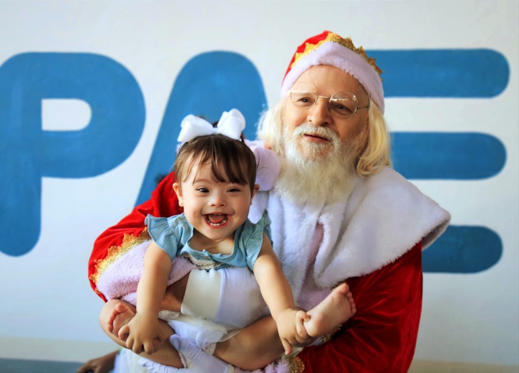 Apae da Serra Inicia Campanha de Natal “Adote uma Cartinha”