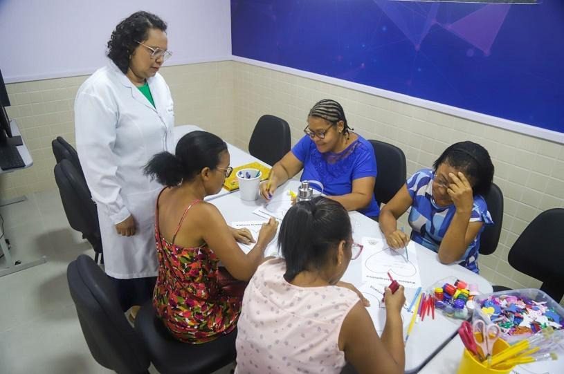 A Casa da Rosa oferece vivência em arteterapia para explorar o autoconhecimento