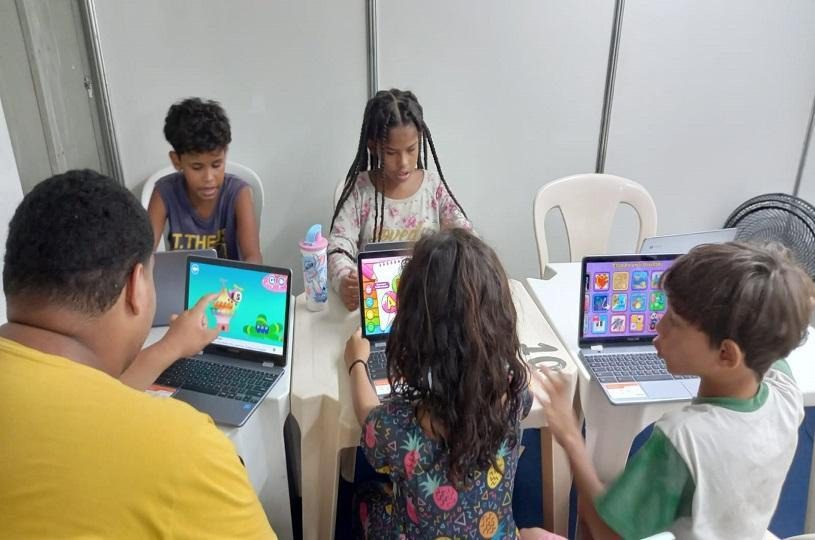 Jogos interativos e oficina de Natal são destaques na Tenda da Educação no Serra + Cidadã