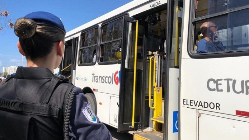 Operação Integrada reforça segurança com abordagens em ônibus