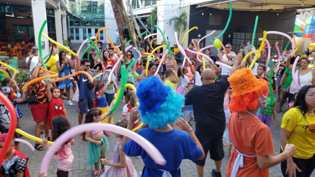 Carnaval gratuito para a criançada agita os shoppings da Serra com muita diversão