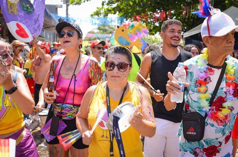 Manguinhos abre o Carnaval 2025 com festa, cor e muita animação