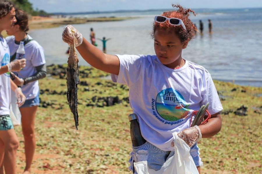 Março de cuidado com o meio ambiente: praias da Serra recebem ações do projeto Praia Limpa